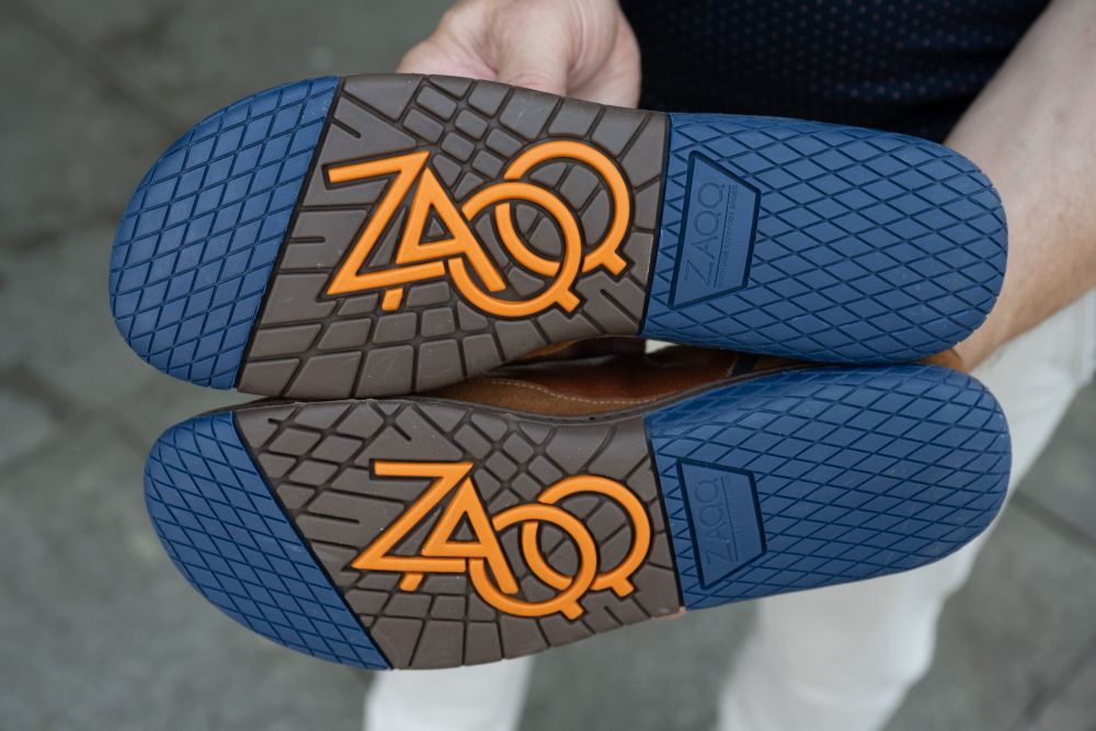 AQTIV Brown