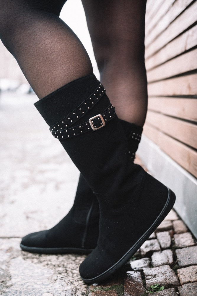 Attraqt velors čierny