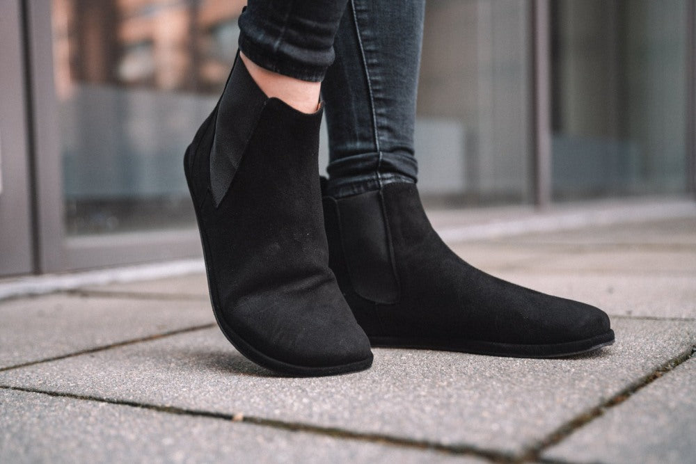 Akciové velory čierne