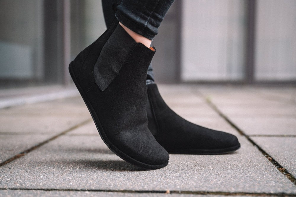 Akciové velory čierne