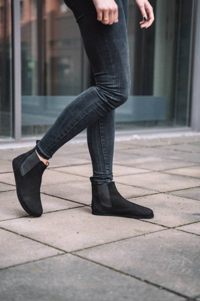 Akciové velory čierne