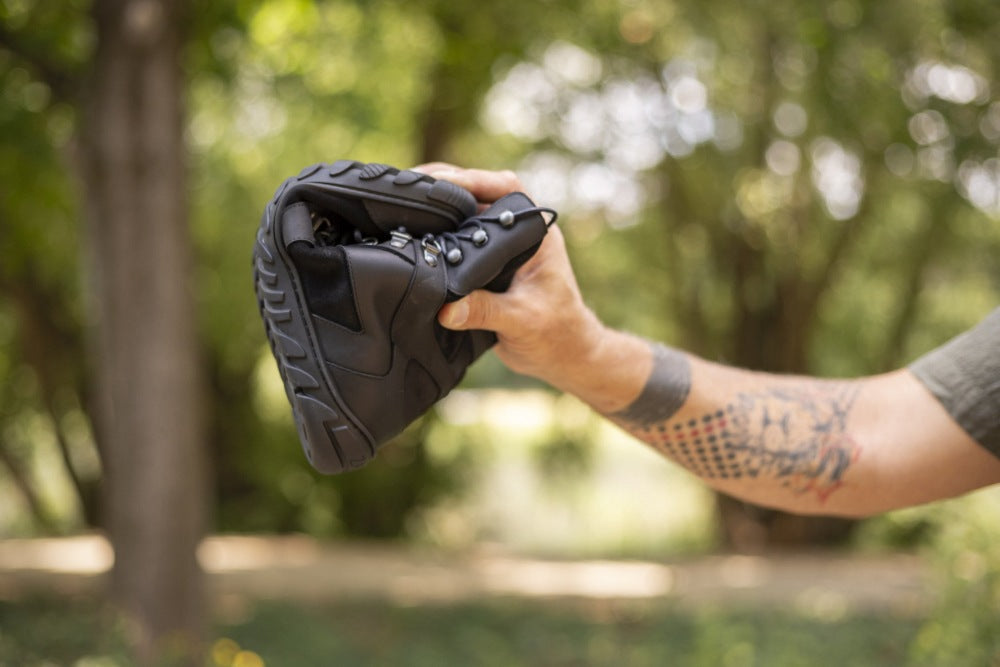 Prieskumník čierny nepremokavý