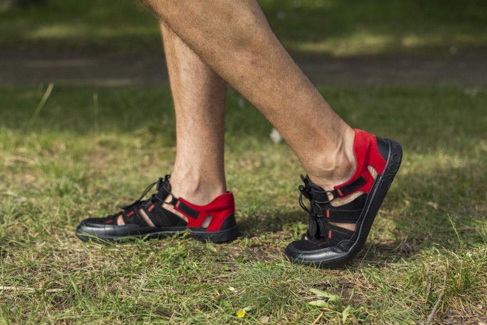 Qerry čierna červená