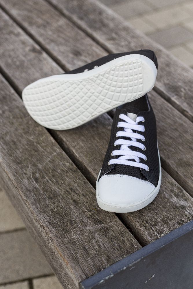 Chuqqs Low Black